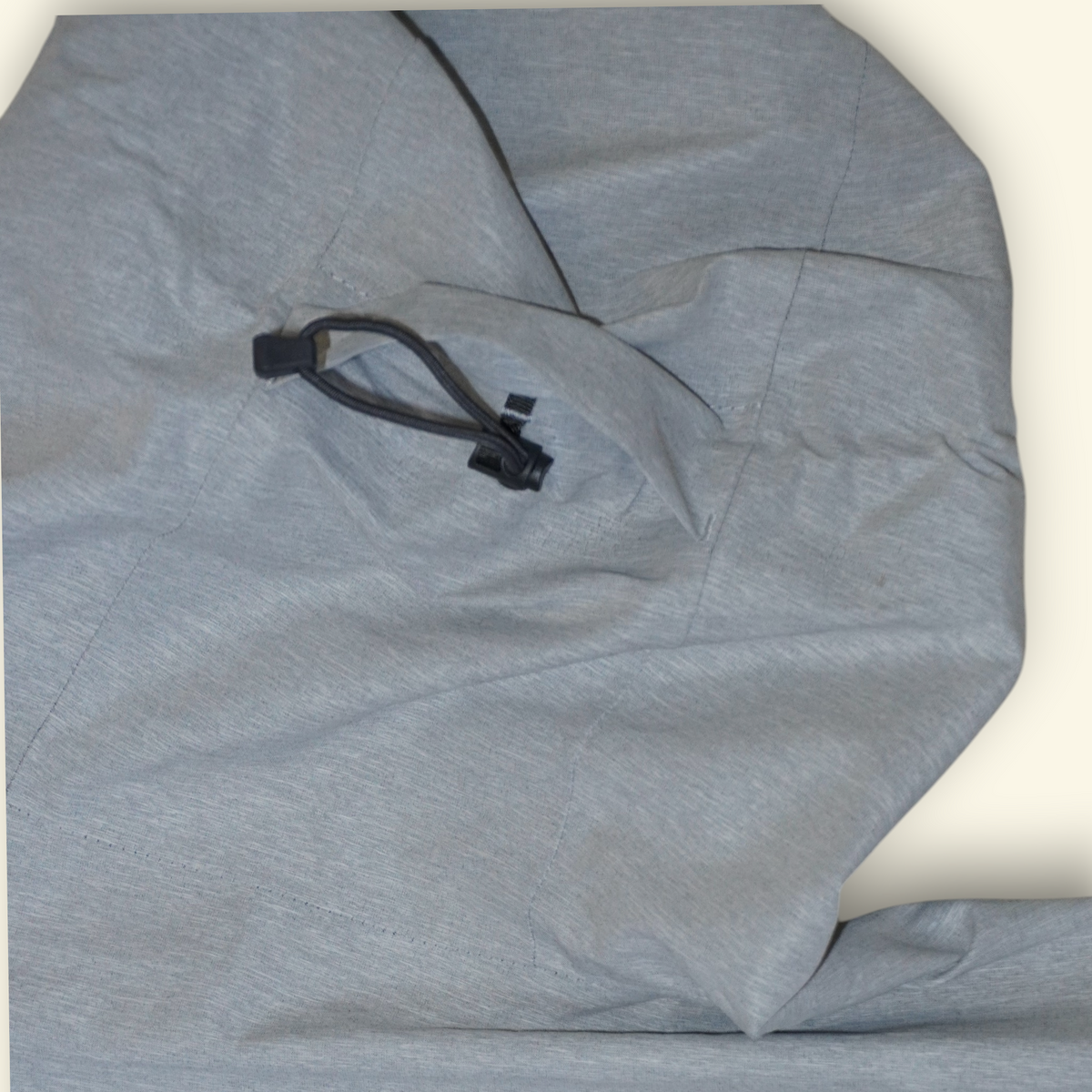 Chamarra impermeable gris Mi tienda The North Face Dryzzle con tecnología Gore-Tex y detalle de logo en el pecho
