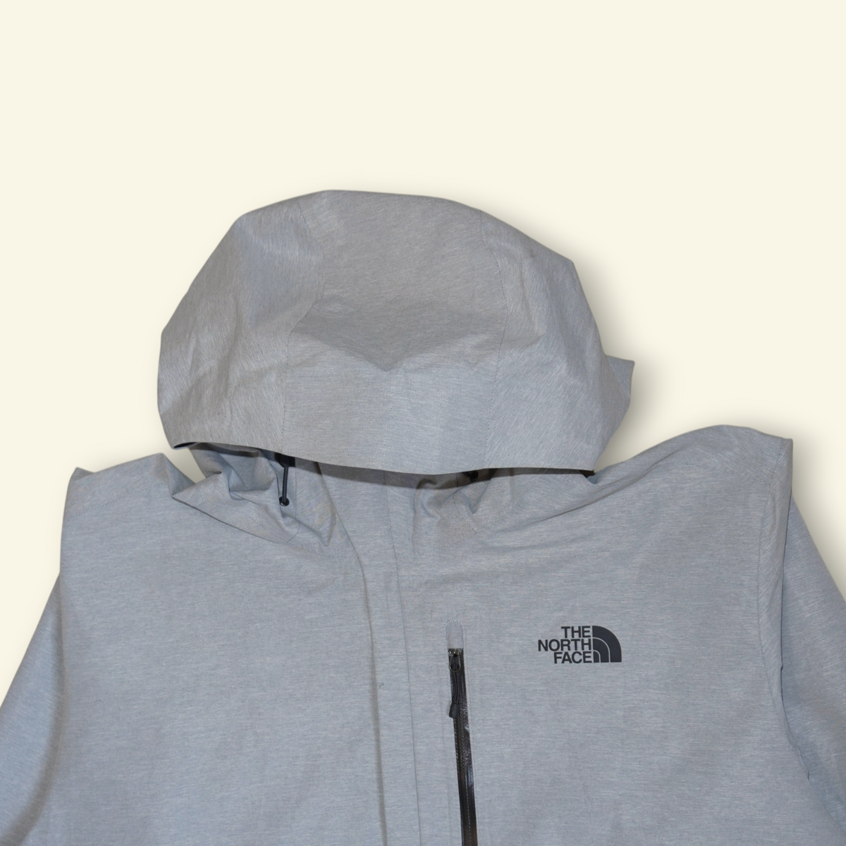 Chamarra impermeable gris The North Face Dryzzle GORE-TEX con gorro ajustable, de Mi tienda