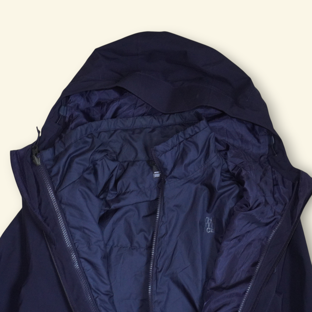 Chamarra azul marino 3 en 1 Mi tienda The North Face Carto Triclimate con sistema desmontable y capucha