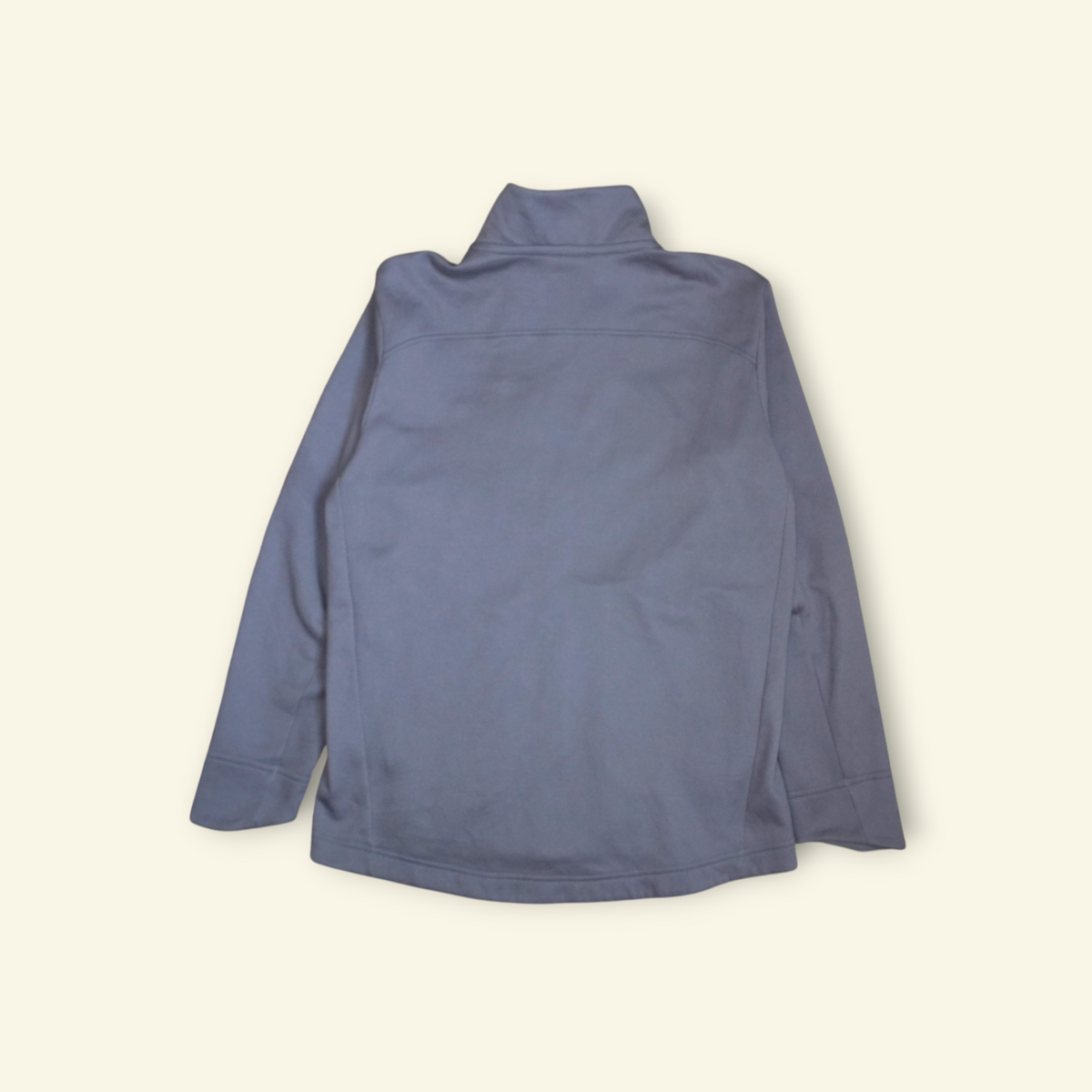 Chaqueta Patagonia Ukiah gris de Mi tienda, vista trasera de este polar técnico con exterior de punto suave.