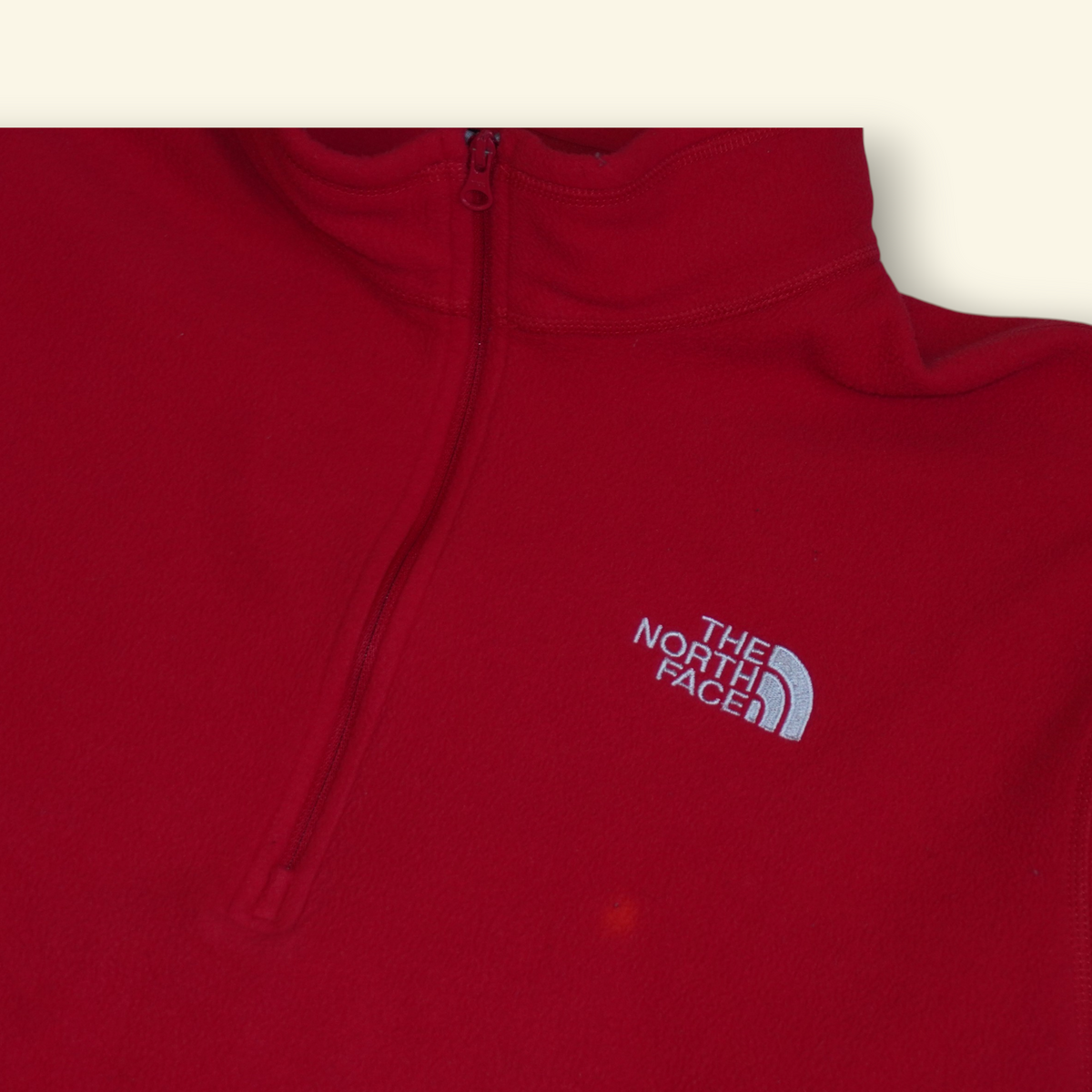 Sudadera polar roja The North Face TKA 100 con cremallera de 1/4, disponible en Mi tienda